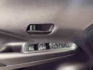 Miniature 14 Nissan Kicks S 2024