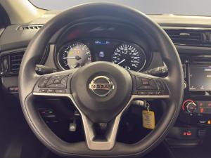 Miniature 10 Nissan Qashqai S 2021
