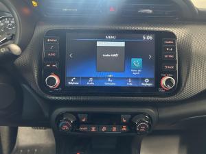 Miniature 13 Nissan Kicks Play SV 2025