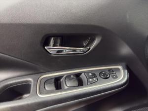 Miniature 12 Nissan Versa SR 2024