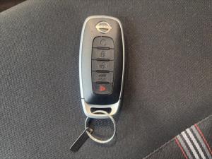Miniature 14 Nissan Versa SR 2025
