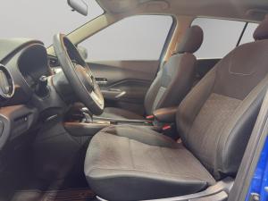 Miniature 8 Nissan Kicks Play SV 2025