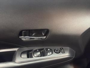 Miniature 13 Nissan Kicks SV 2025