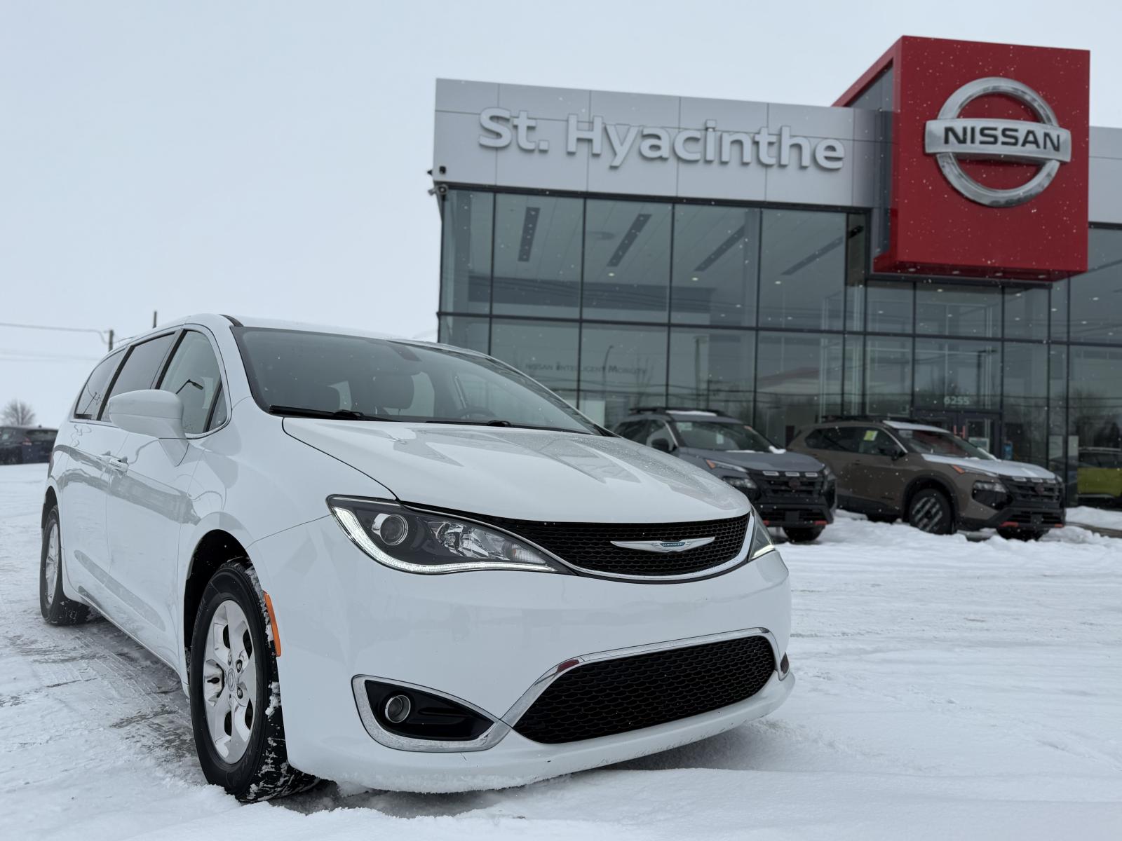 Chrysler Pacifica Hybrid Touring 2020