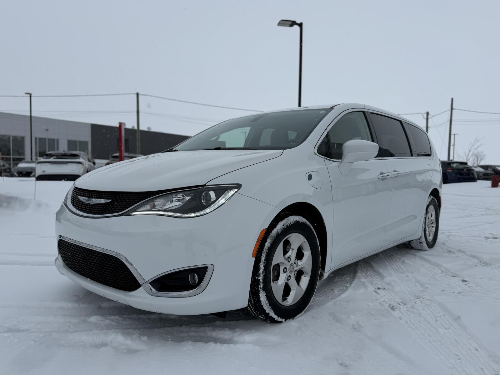 Image 2 Chrysler Pacifica Hybrid Touring 2020