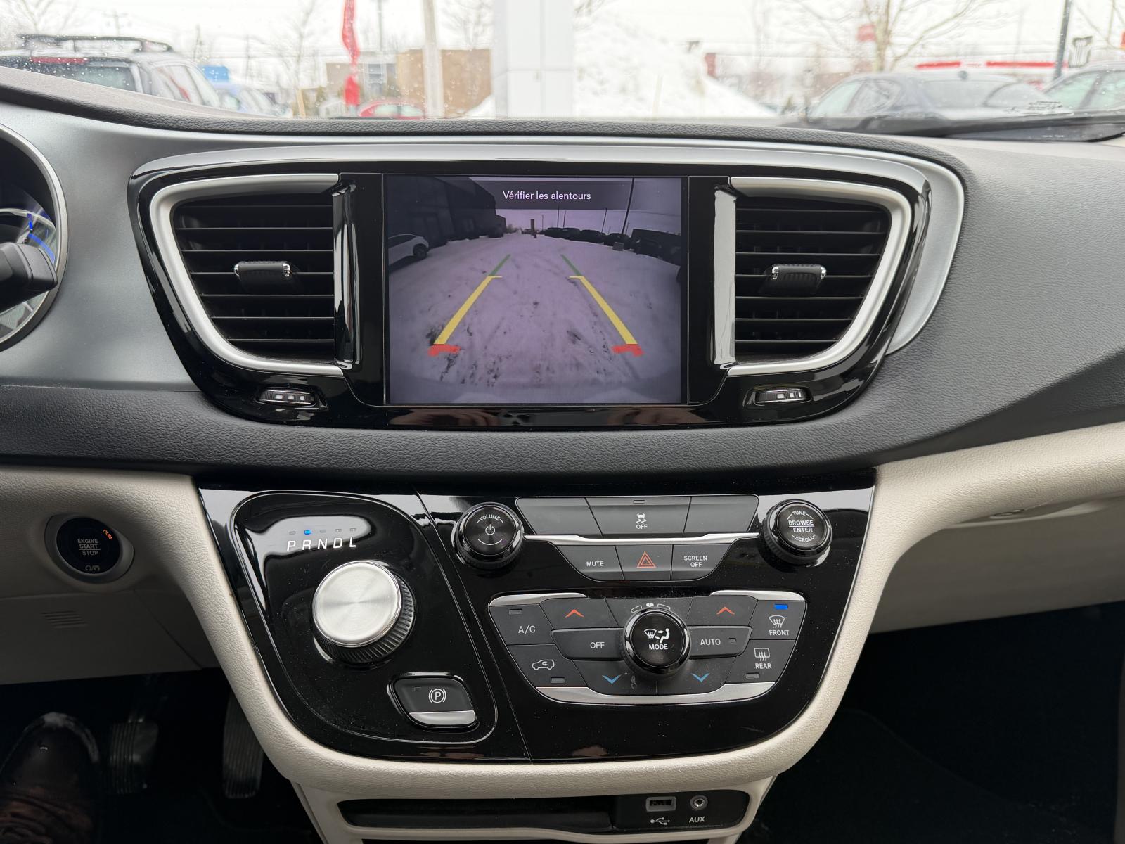 Image 17 Chrysler Pacifica Hybrid Touring 2020
