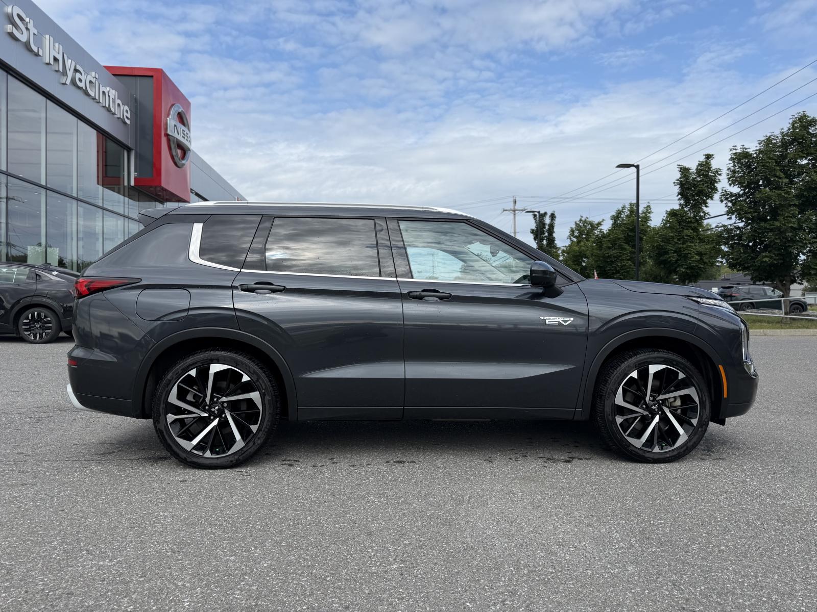 Mitsubishi Outlander SEL PHEV 2025 — photo 5