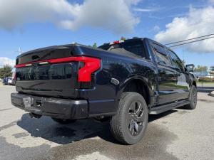 Miniature 6 Ford F150 Lightning Lariat 2023