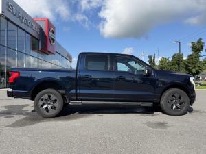 Miniature 5 Ford F150 Lightning Lariat 2023
