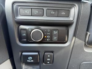 Miniature 12 Ford F150 Lightning Lariat 2023