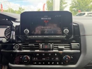 Thumbnail 15 Nissan Pathfinder SV 2023