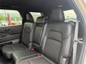 Thumbnail 11 Nissan Pathfinder SV 2023
