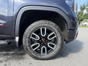 Miniature 6 GMC Sierra 1500 AT4 2022