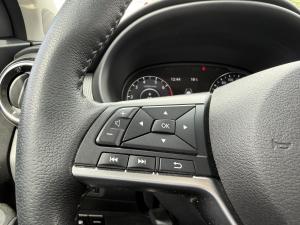 Miniature 12 Nissan Kicks SV Special Edition 2023