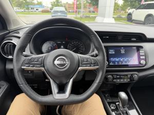 Miniature 12 Nissan Kicks Play SV 2025
