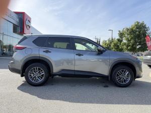 Miniature 5 Nissan Rogue S 2026