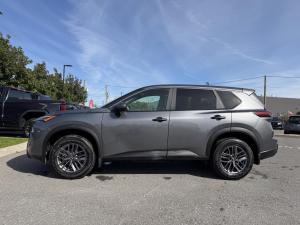 Miniature 9 Nissan Rogue S 2026