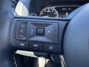 Miniature 12 Nissan Pathfinder S 2024