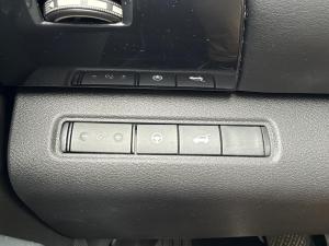 Miniature 16 Nissan Pathfinder SV 2024