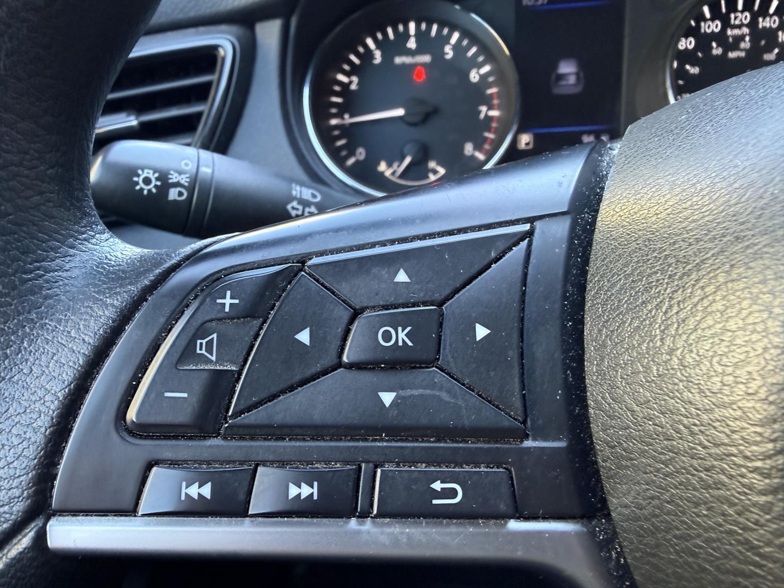 Image 13 Nissan Rogue S 2020