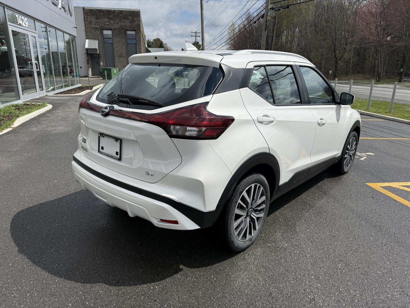 Nissan Kicks SV 2023 — photo 8