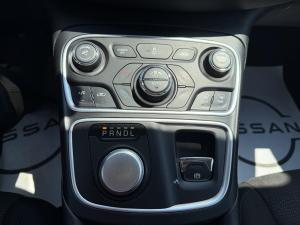 Thumbnail 17 Chrysler 200 Limited 2015