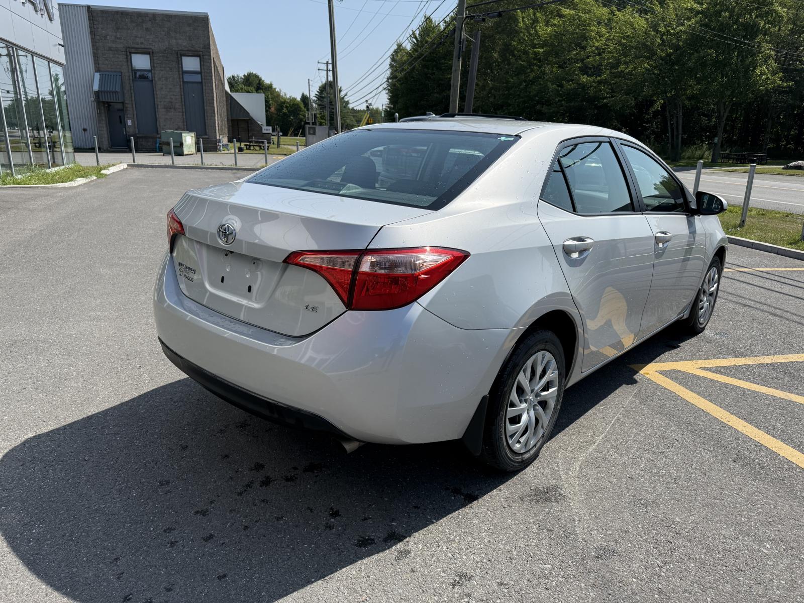 Toyota Corolla LE 2017 — photo 8