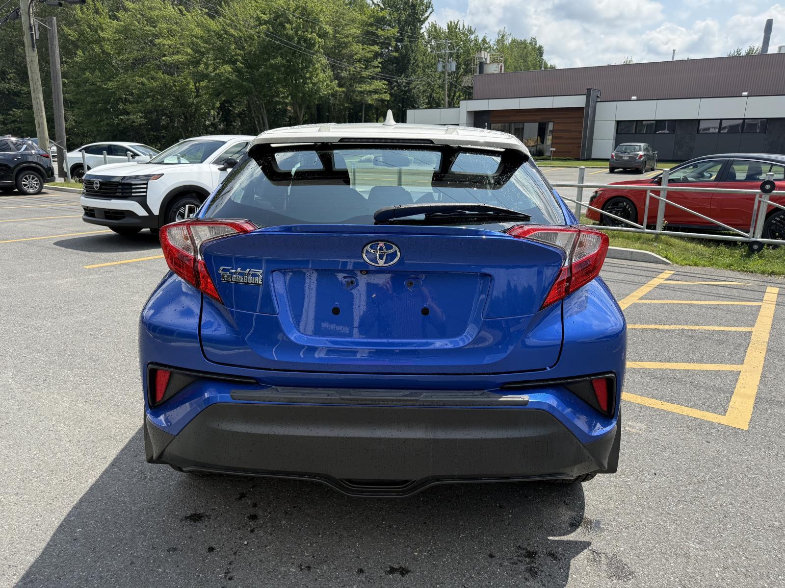 Toyota C-HR XLE 2018 — photo 7