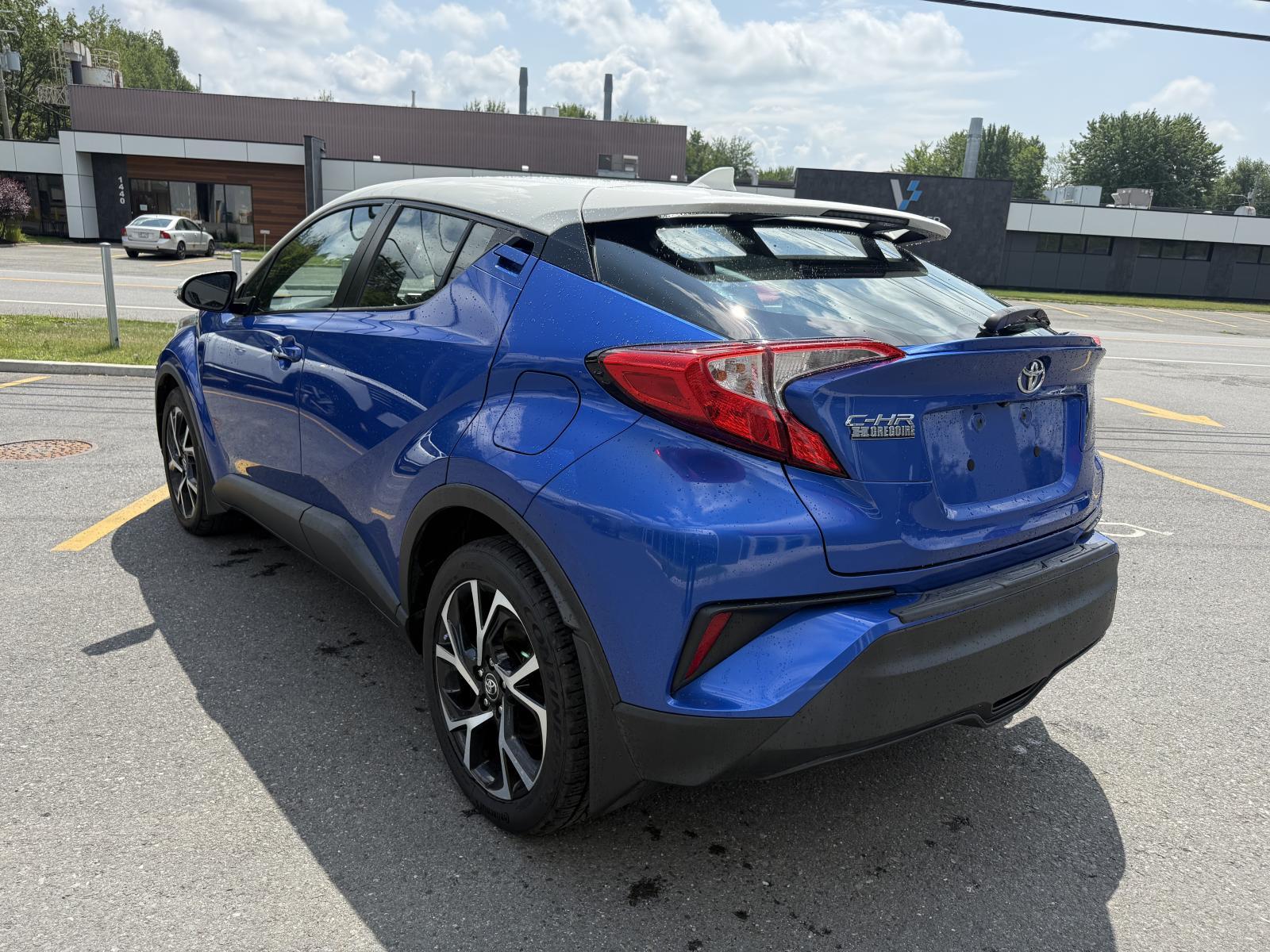 Toyota C-HR XLE 2018 — photo 6
