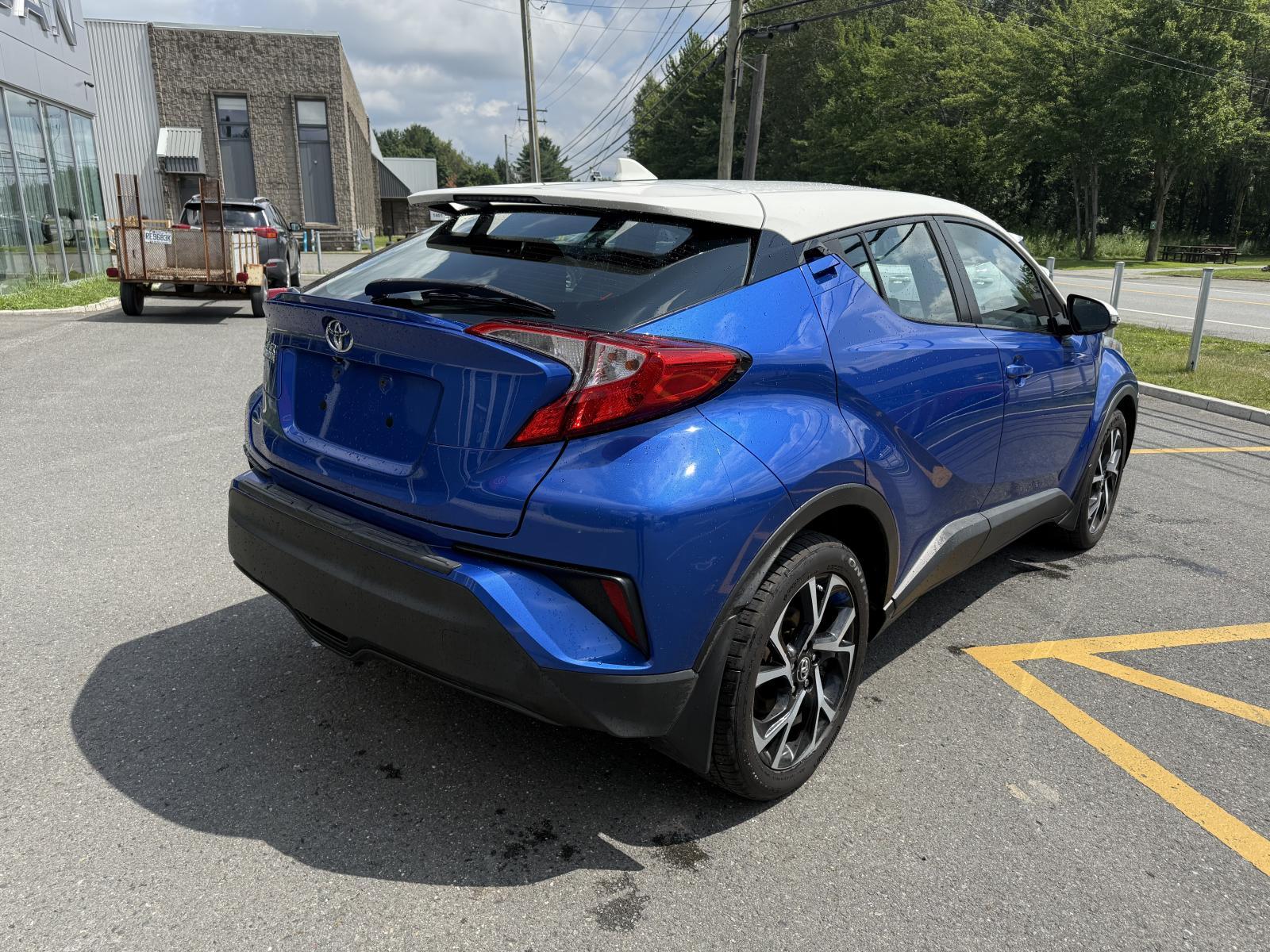 Toyota C-HR XLE 2018 — photo 8