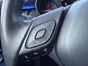 Miniature 13 Toyota C-HR XLE Premium 2021