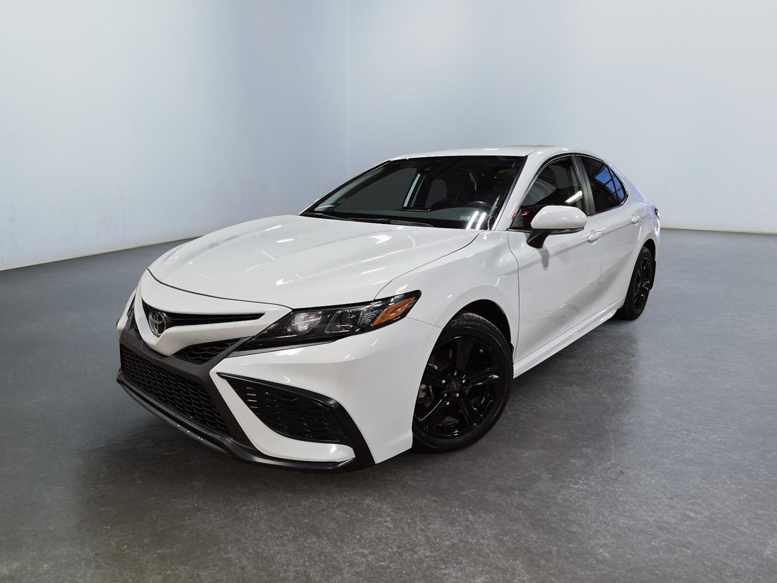 Toyota Camry SE 2023