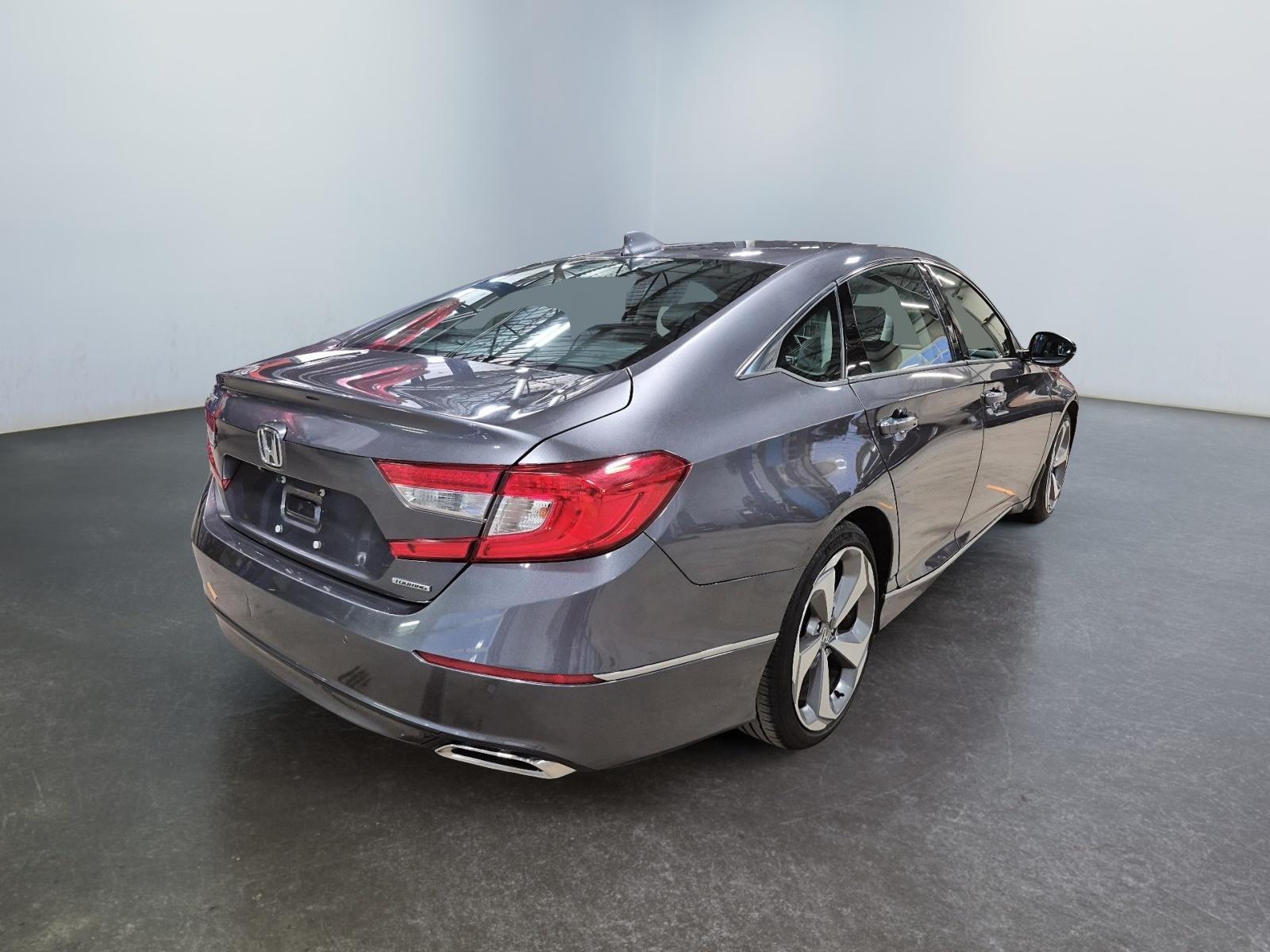 Honda Accord Touring 2020 — photo 5