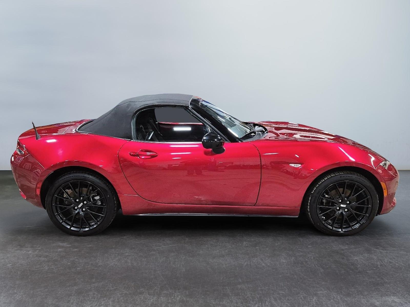 Mazda MX-5 50th Anniversary 2018 — photo 3