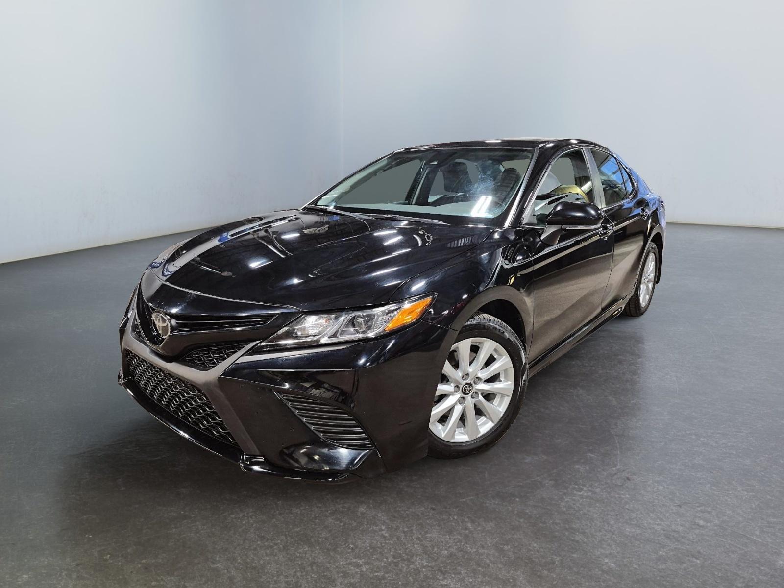 Toyota Camry SE 2019