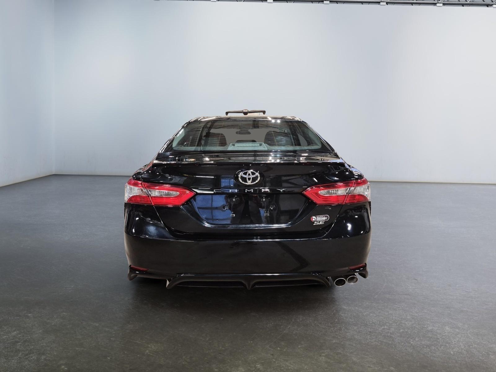 Toyota Camry SE 2019 — photo 6