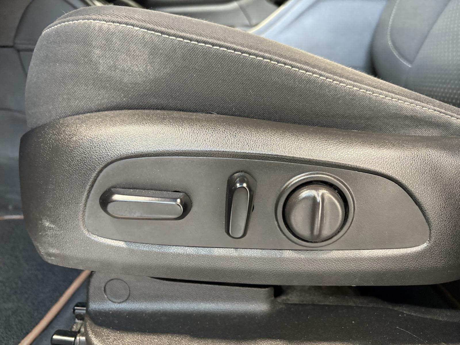 Image 12 GMC Acadia AT4 2020