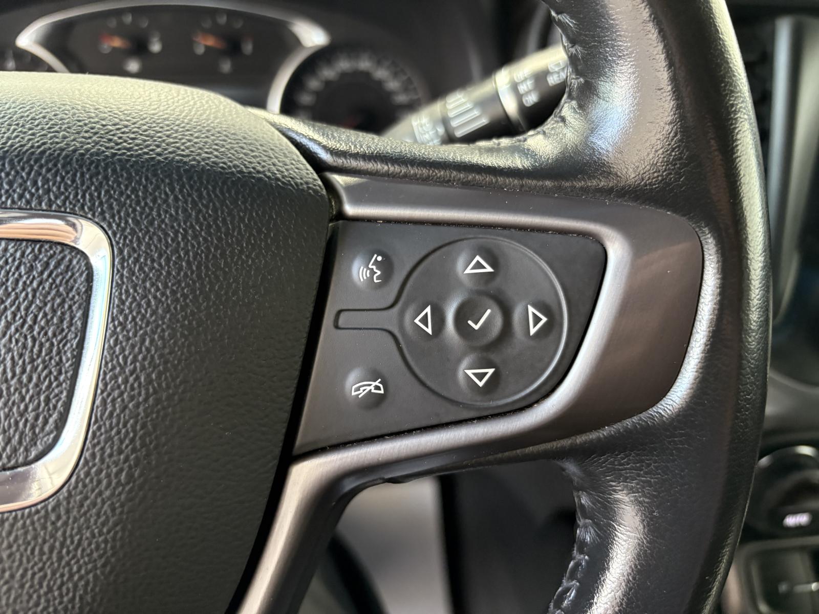 Image 16 GMC Acadia AT4 2020