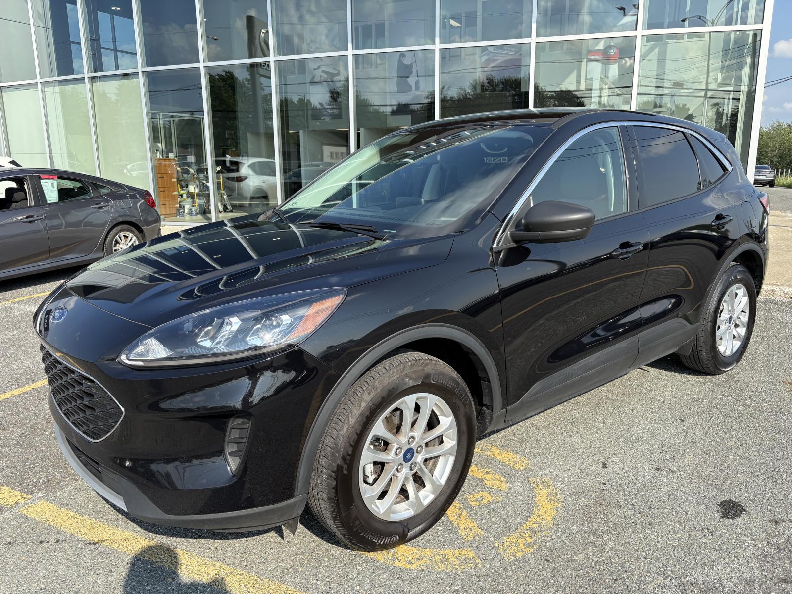 Image 2 Ford Escape SE 2022
