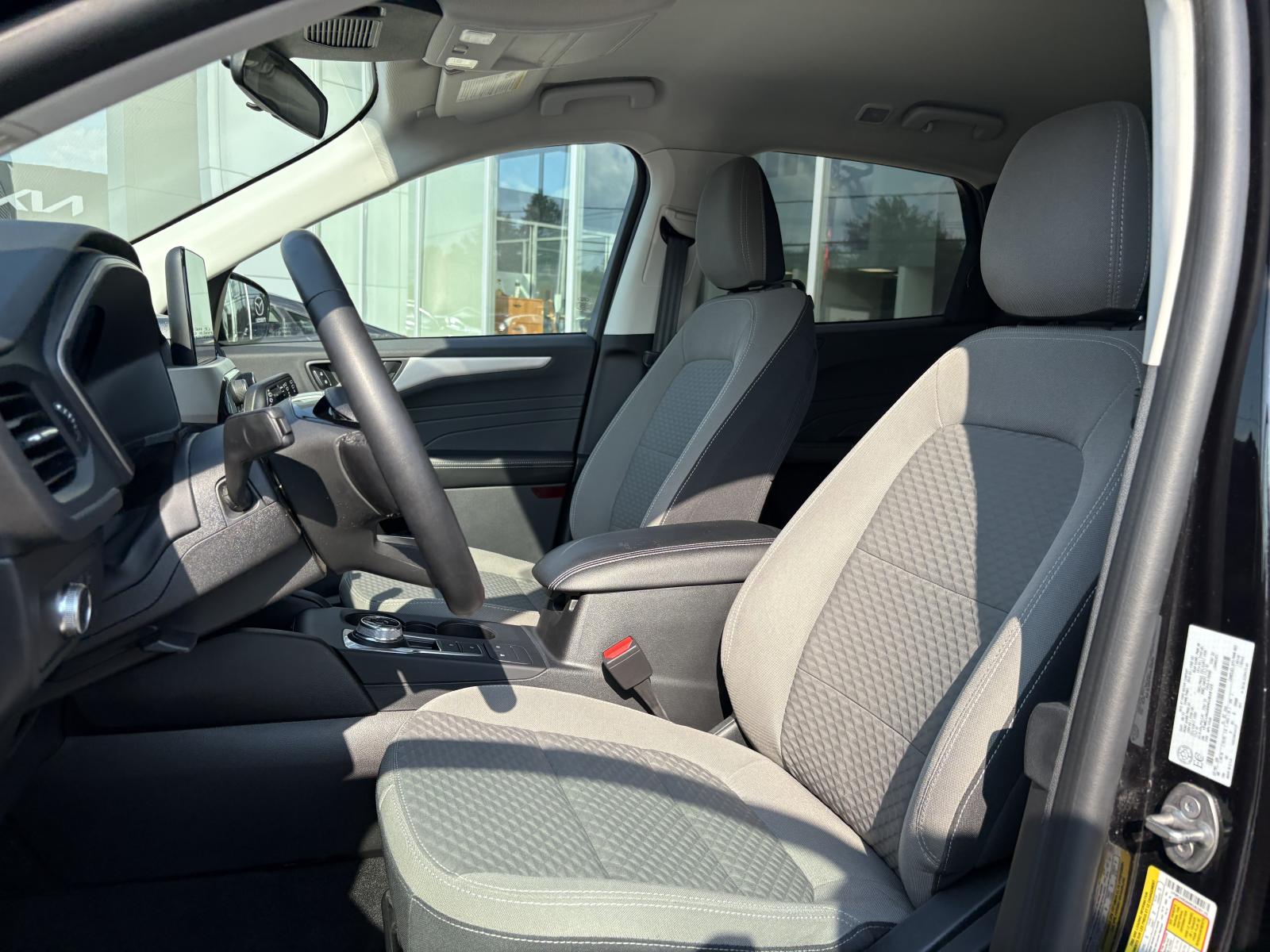 Image 13 Ford Escape SE 2022