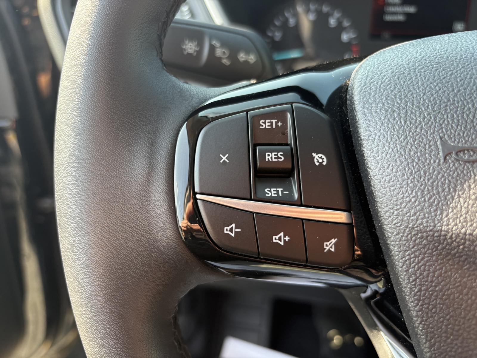 Image 16 Ford Escape SE 2022