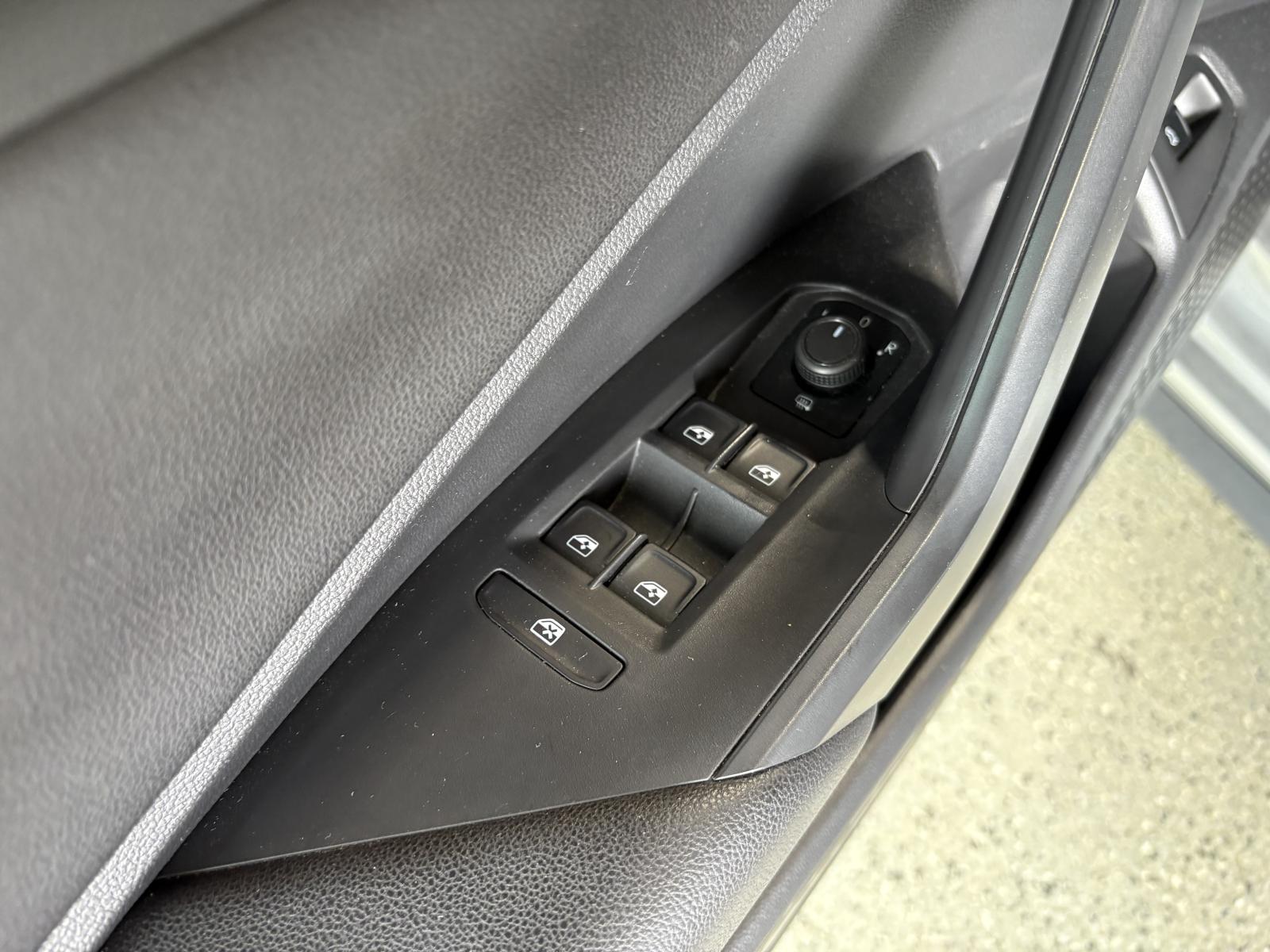 Image 16 Volkswagen Jetta GLI 2020