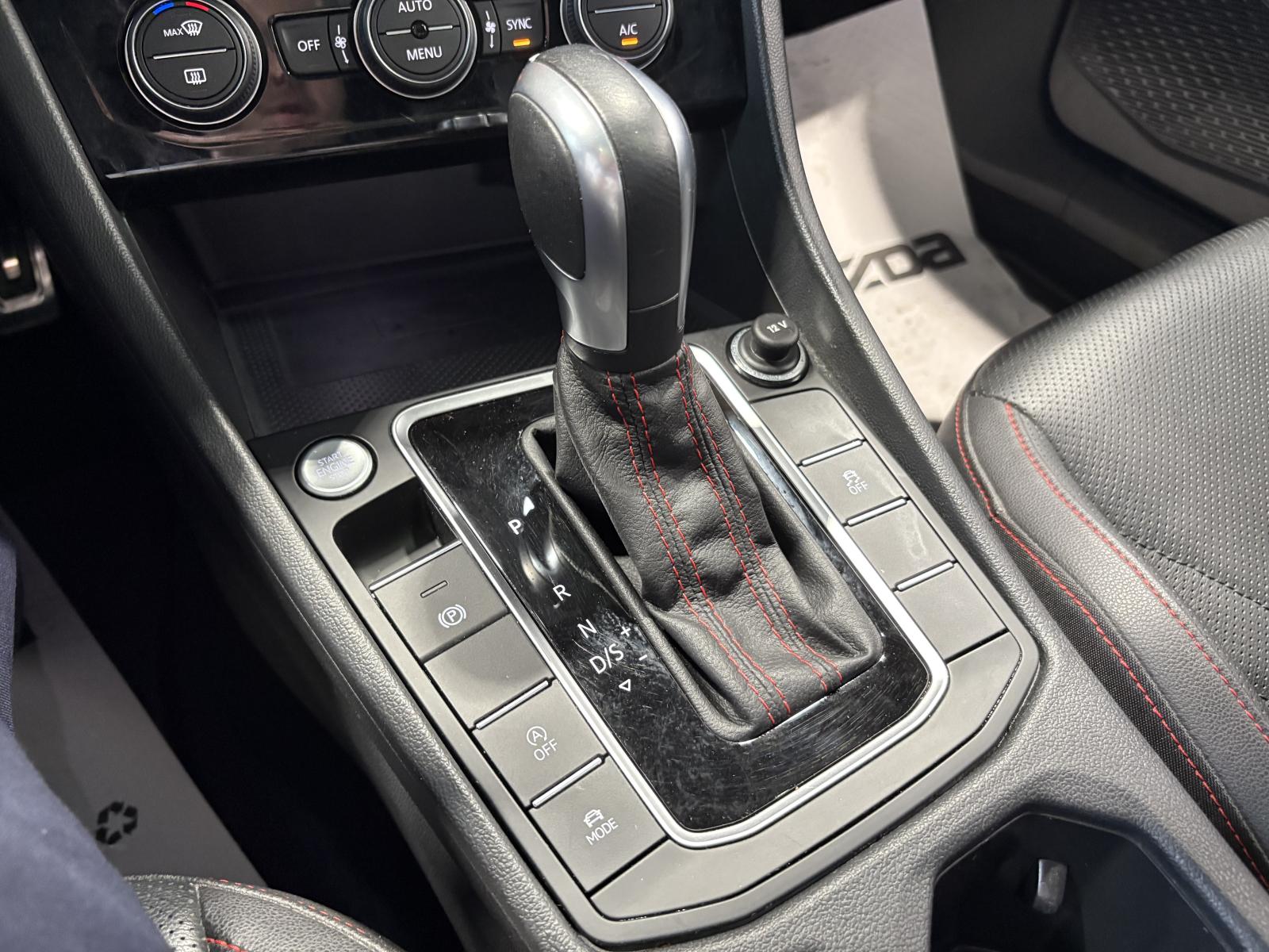 Image 24 Volkswagen Jetta GLI 2020