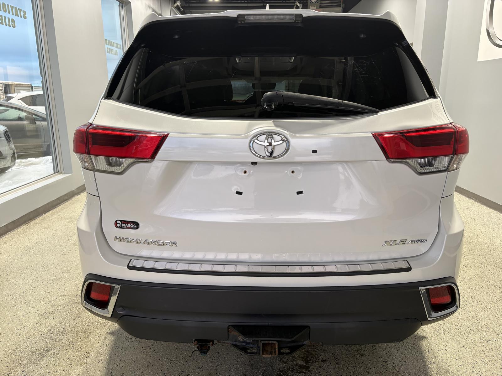 Image 4 Toyota Highlander XLE 2019