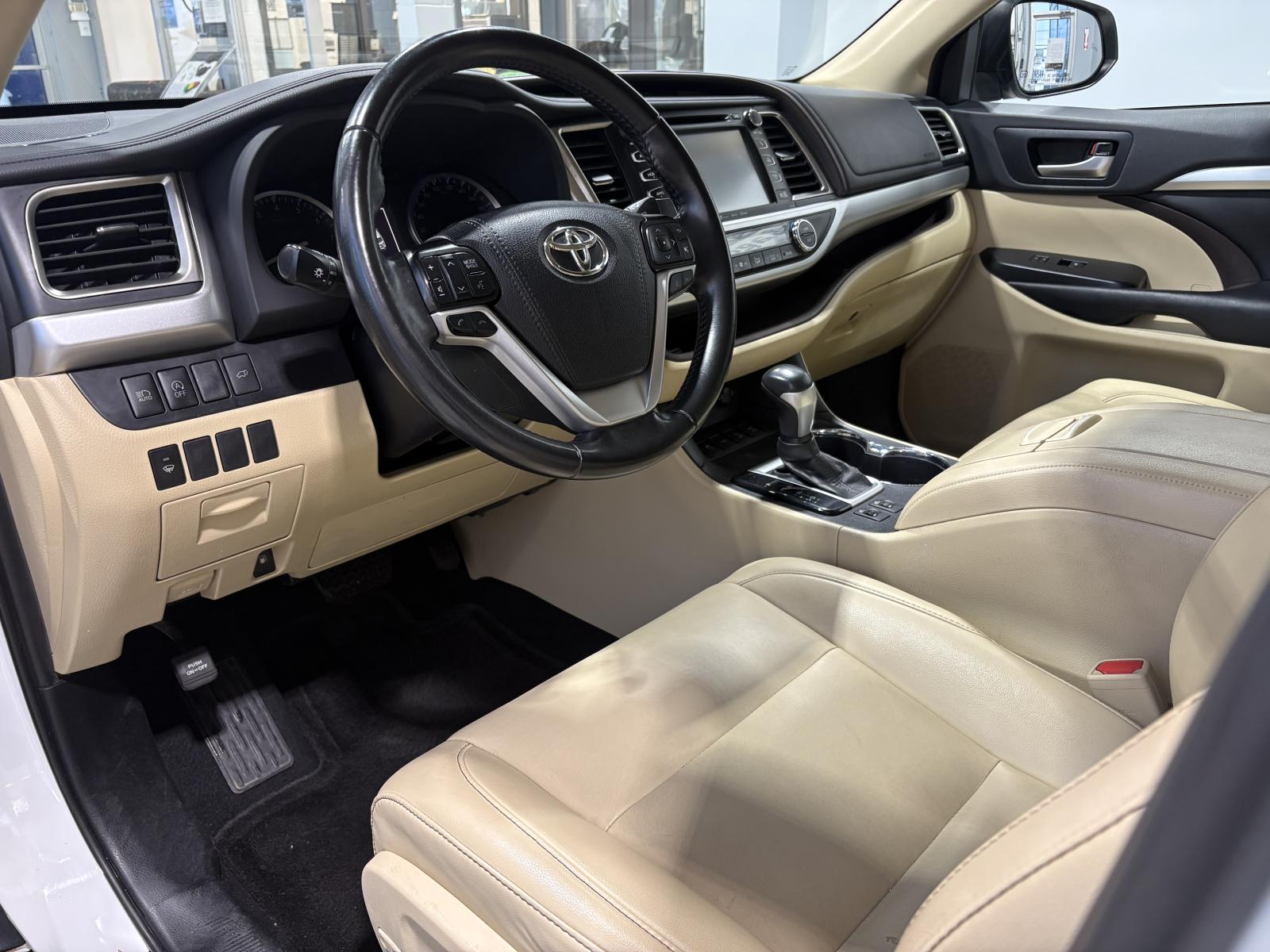 Image 12 Toyota Highlander XLE 2019