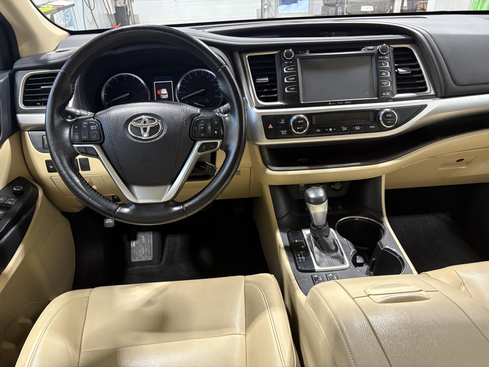 Image 13 Toyota Highlander XLE 2019