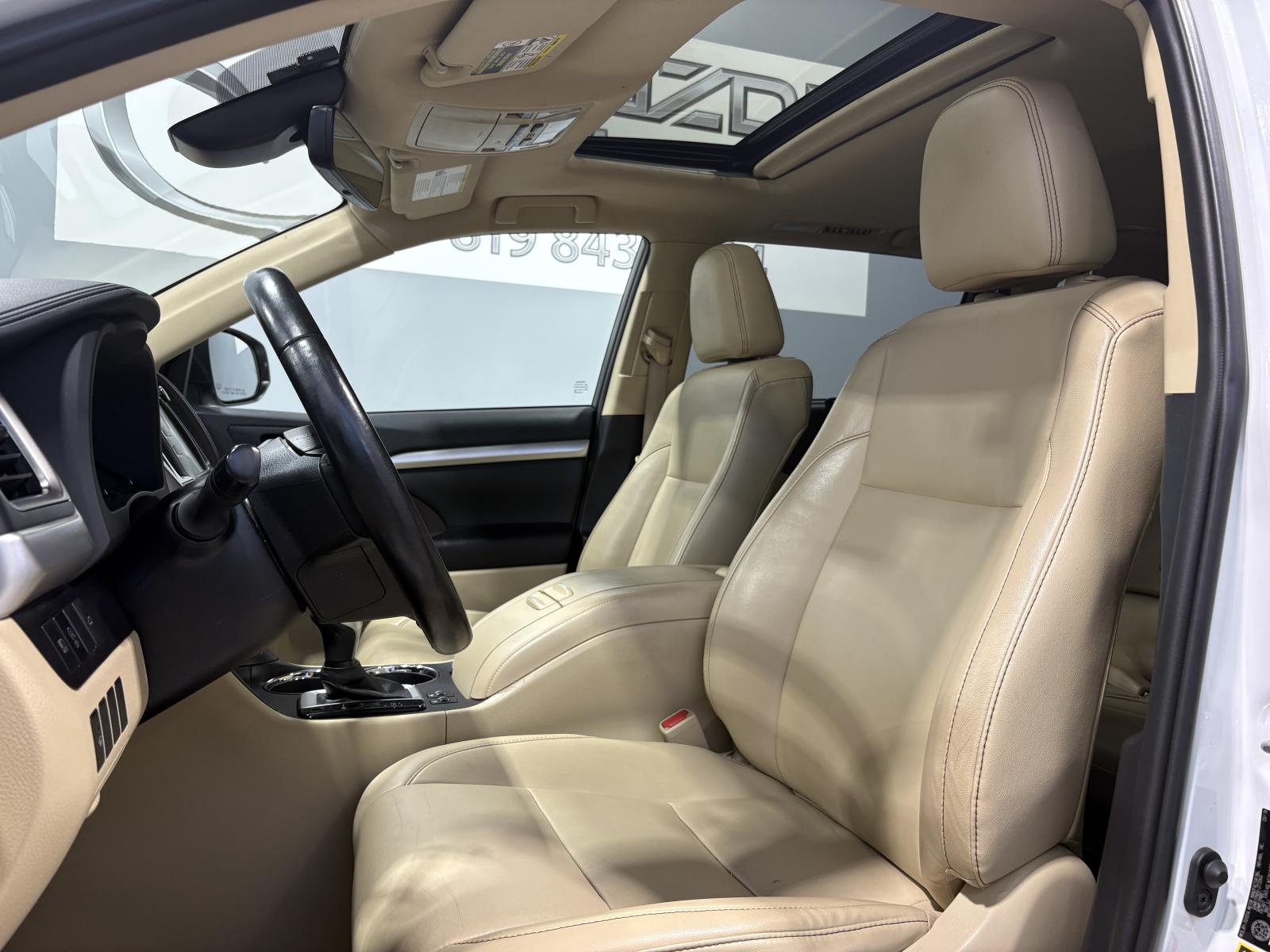 Image 14 Toyota Highlander XLE 2019