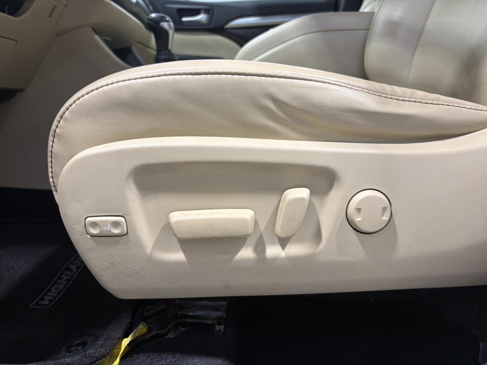 Image 15 Toyota Highlander XLE 2019