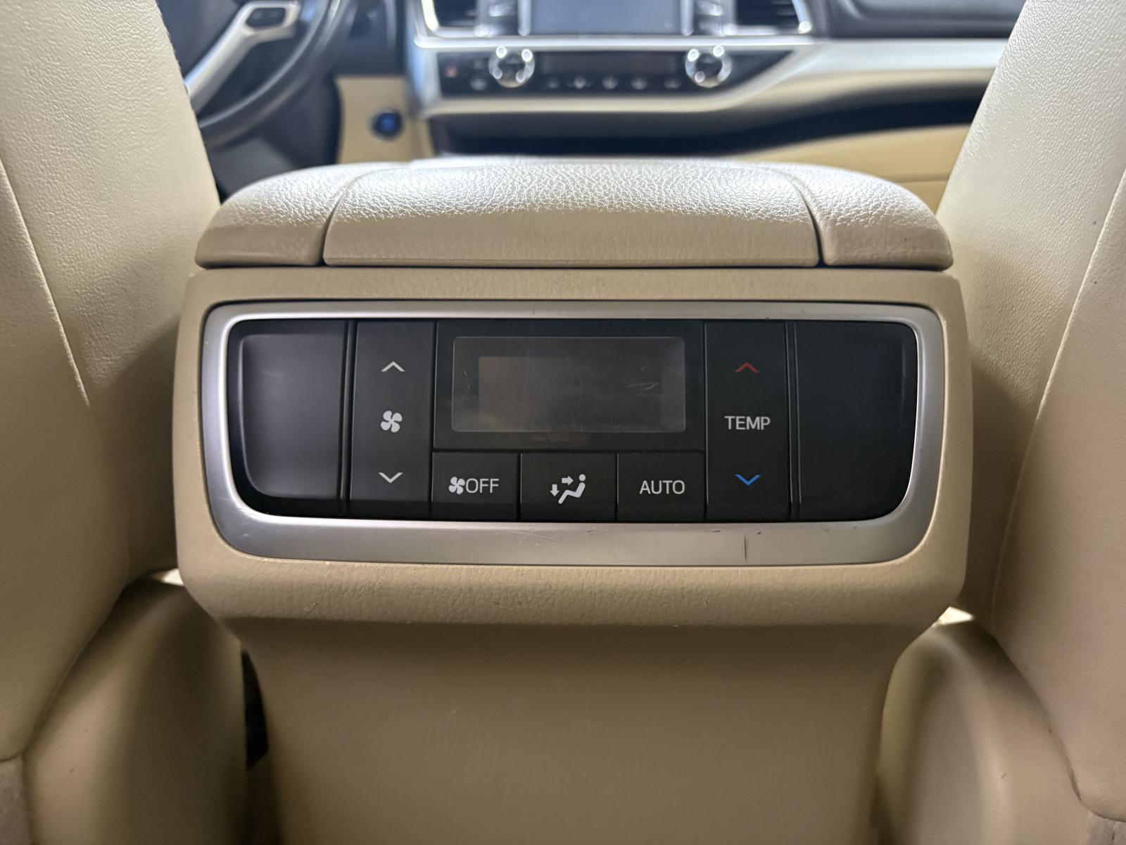 Image 27 Toyota Highlander XLE 2019
