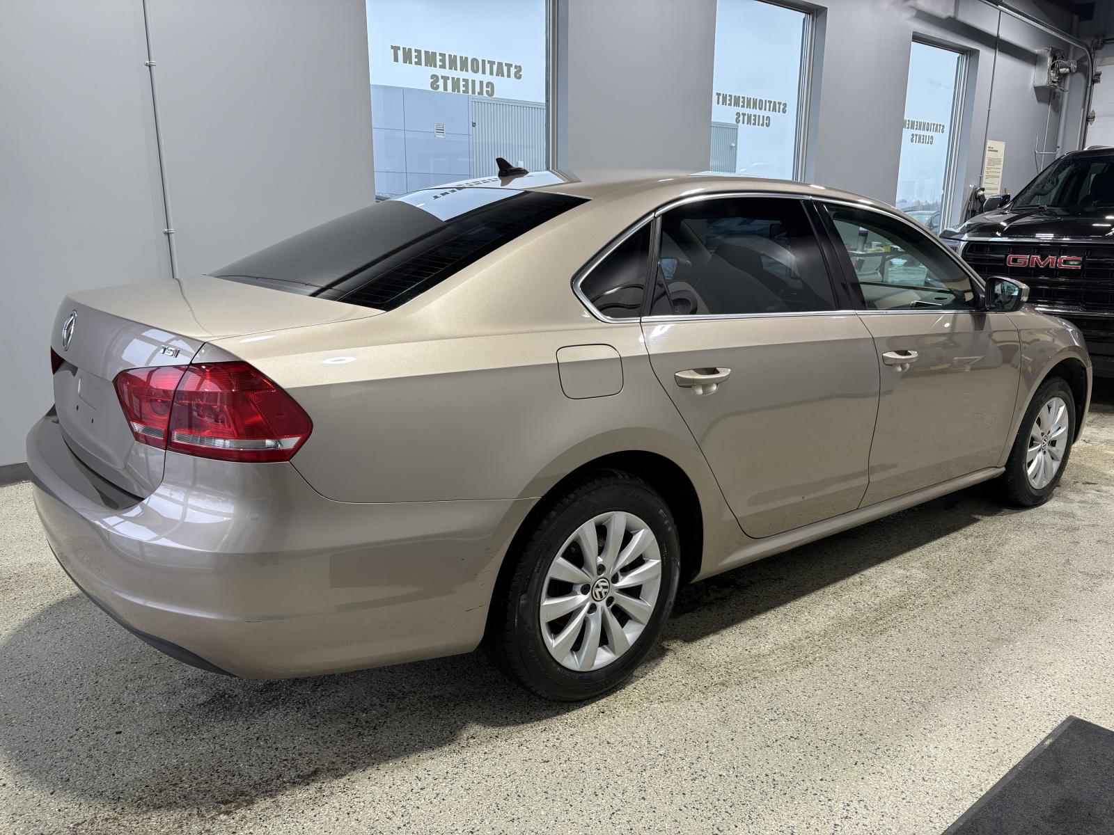 Image 4 Volkswagen Passat Trendline 2015